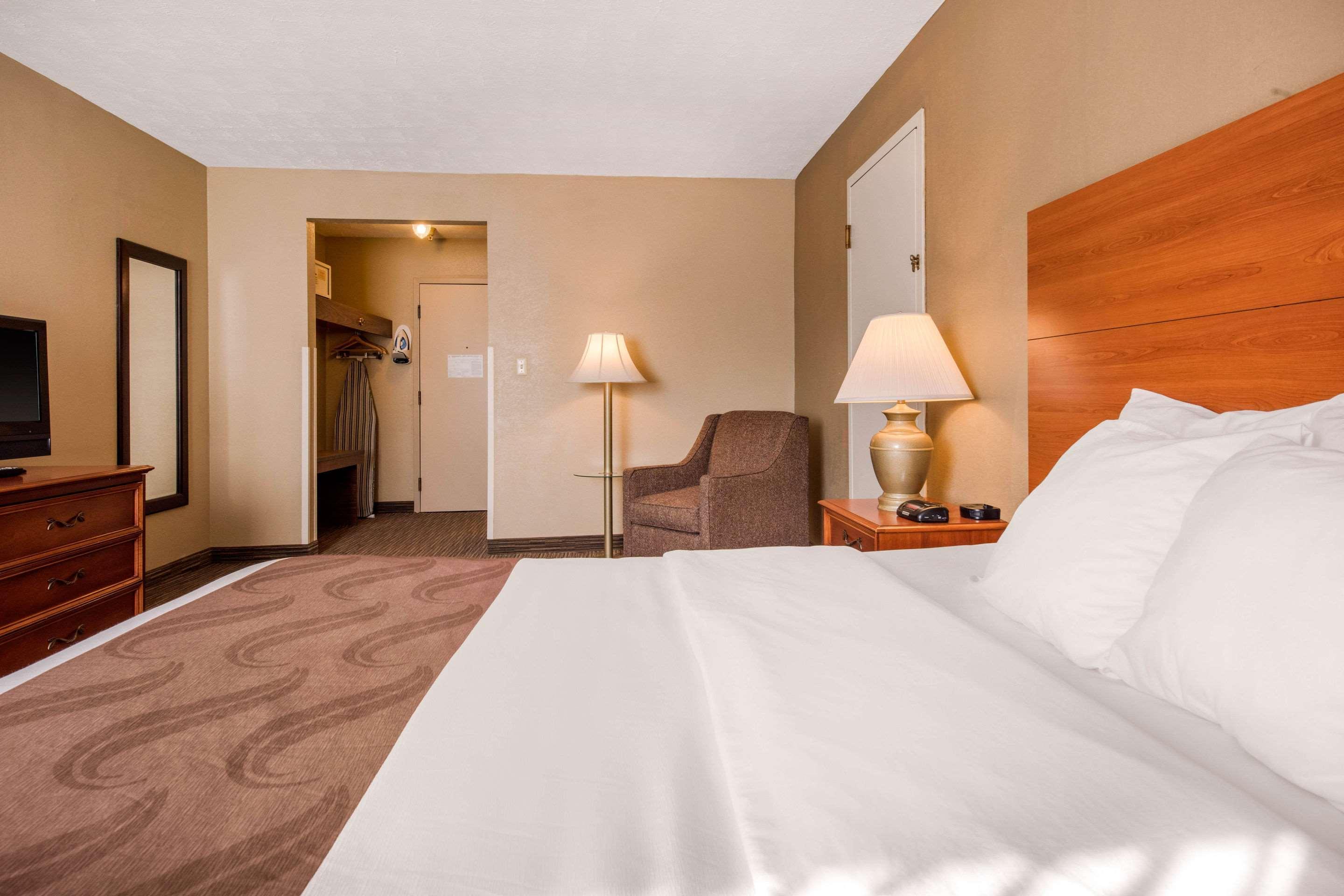 Quality Inn & Suites Ню Касъл Екстериор снимка