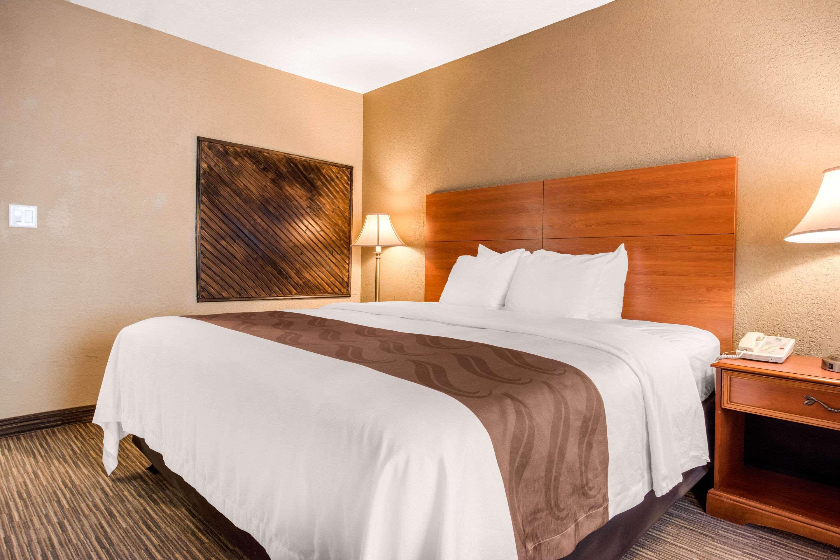 Quality Inn & Suites Ню Касъл Екстериор снимка