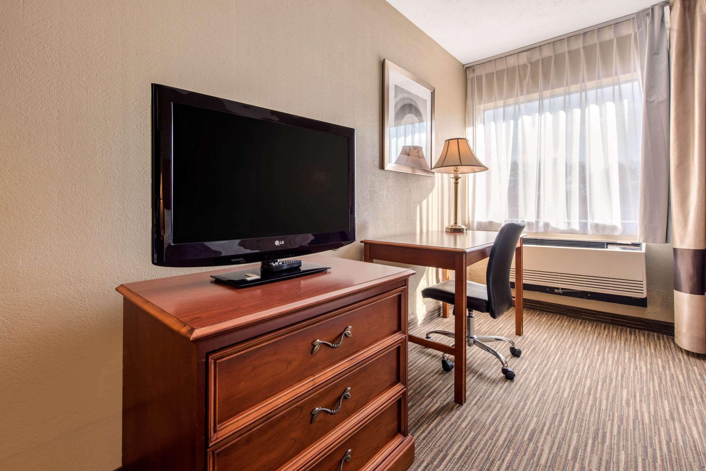 Quality Inn & Suites Ню Касъл Екстериор снимка