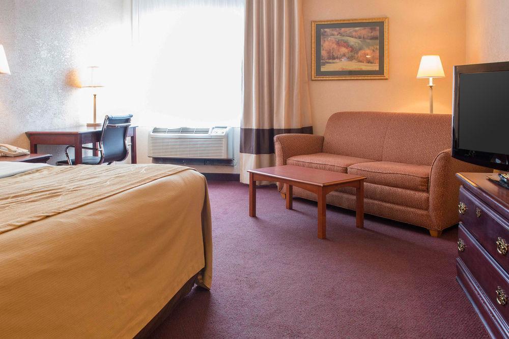 Quality Inn & Suites Ню Касъл Екстериор снимка