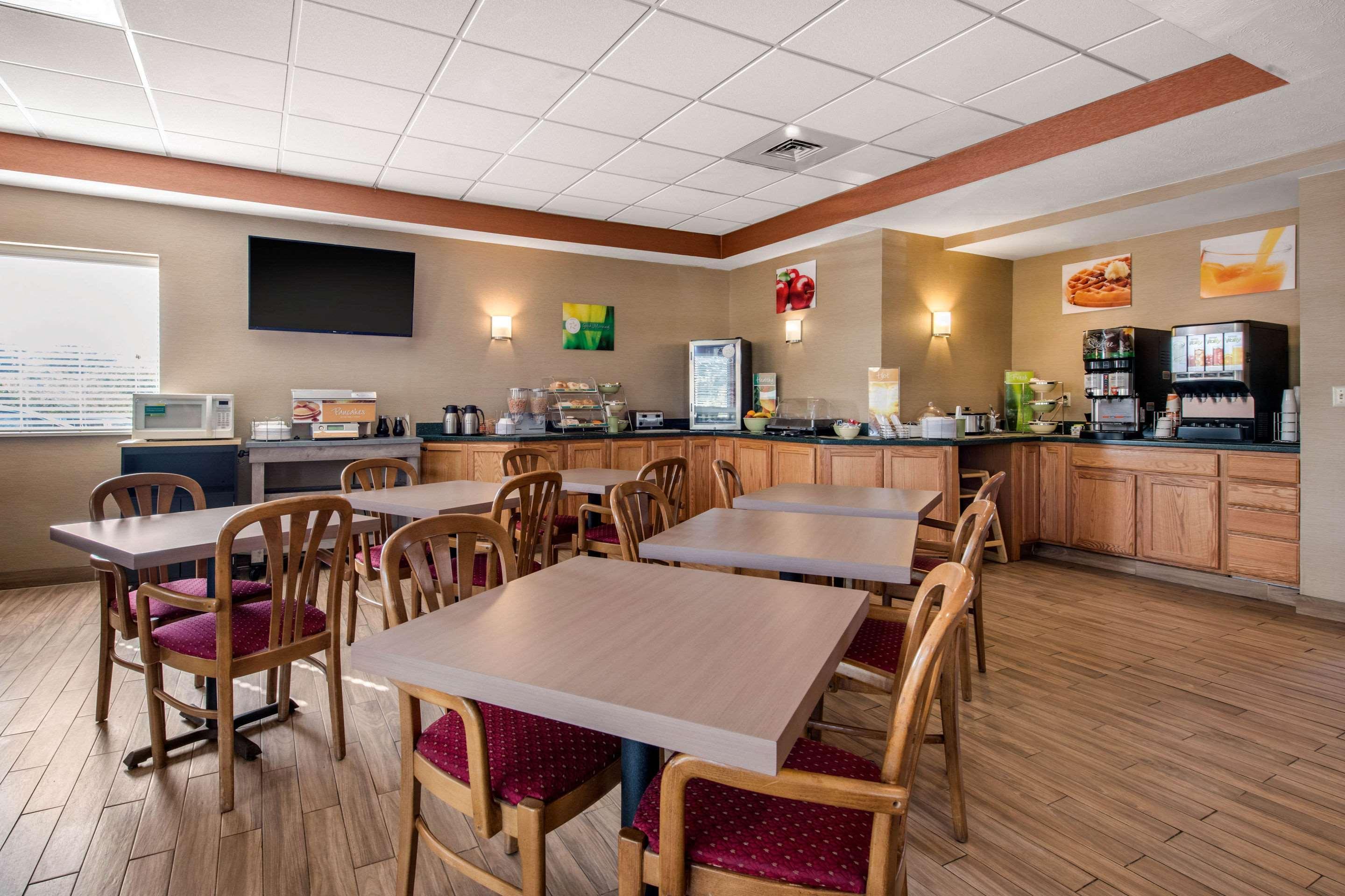 Quality Inn & Suites Ню Касъл Екстериор снимка