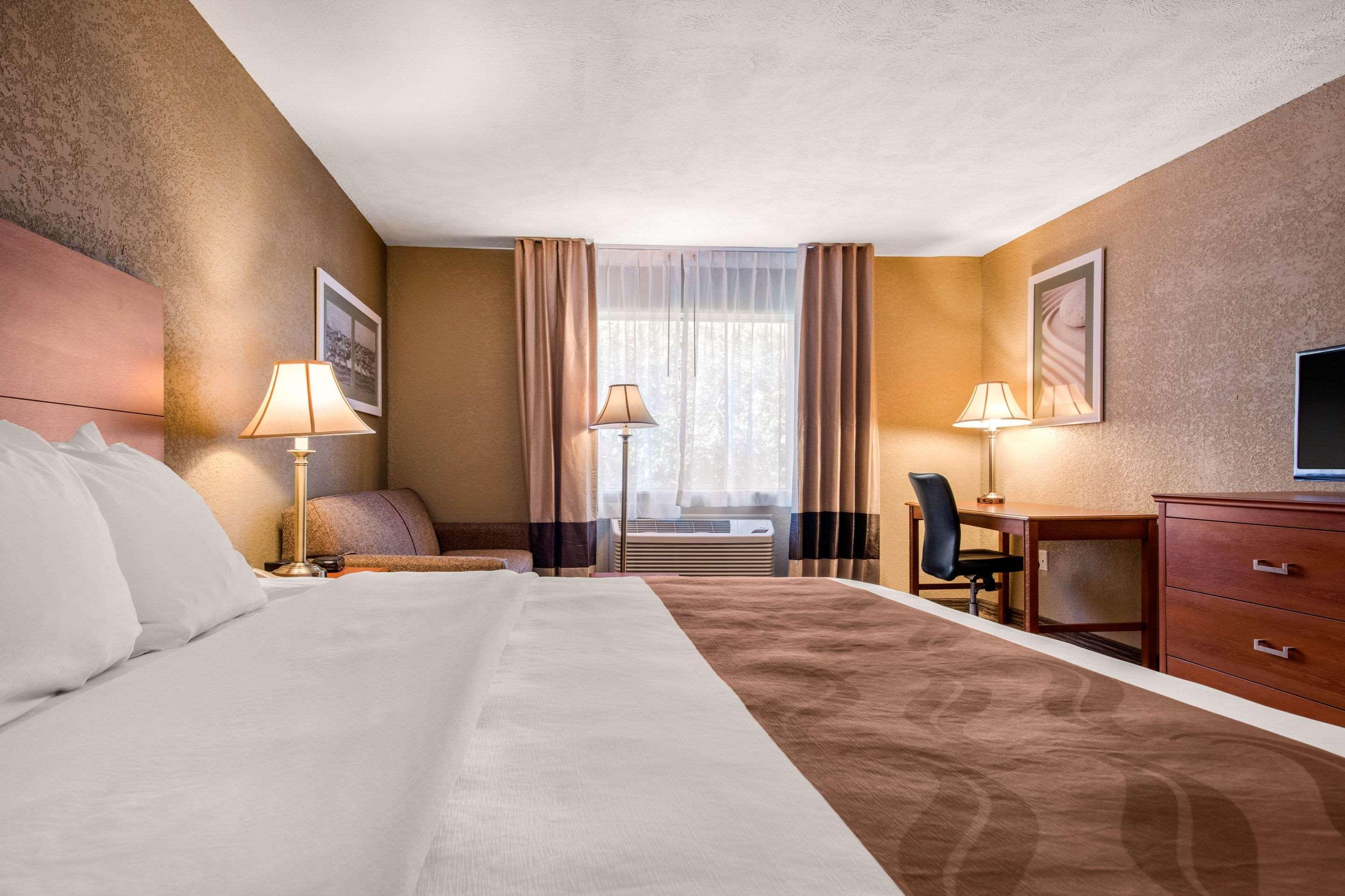Quality Inn & Suites Ню Касъл Екстериор снимка