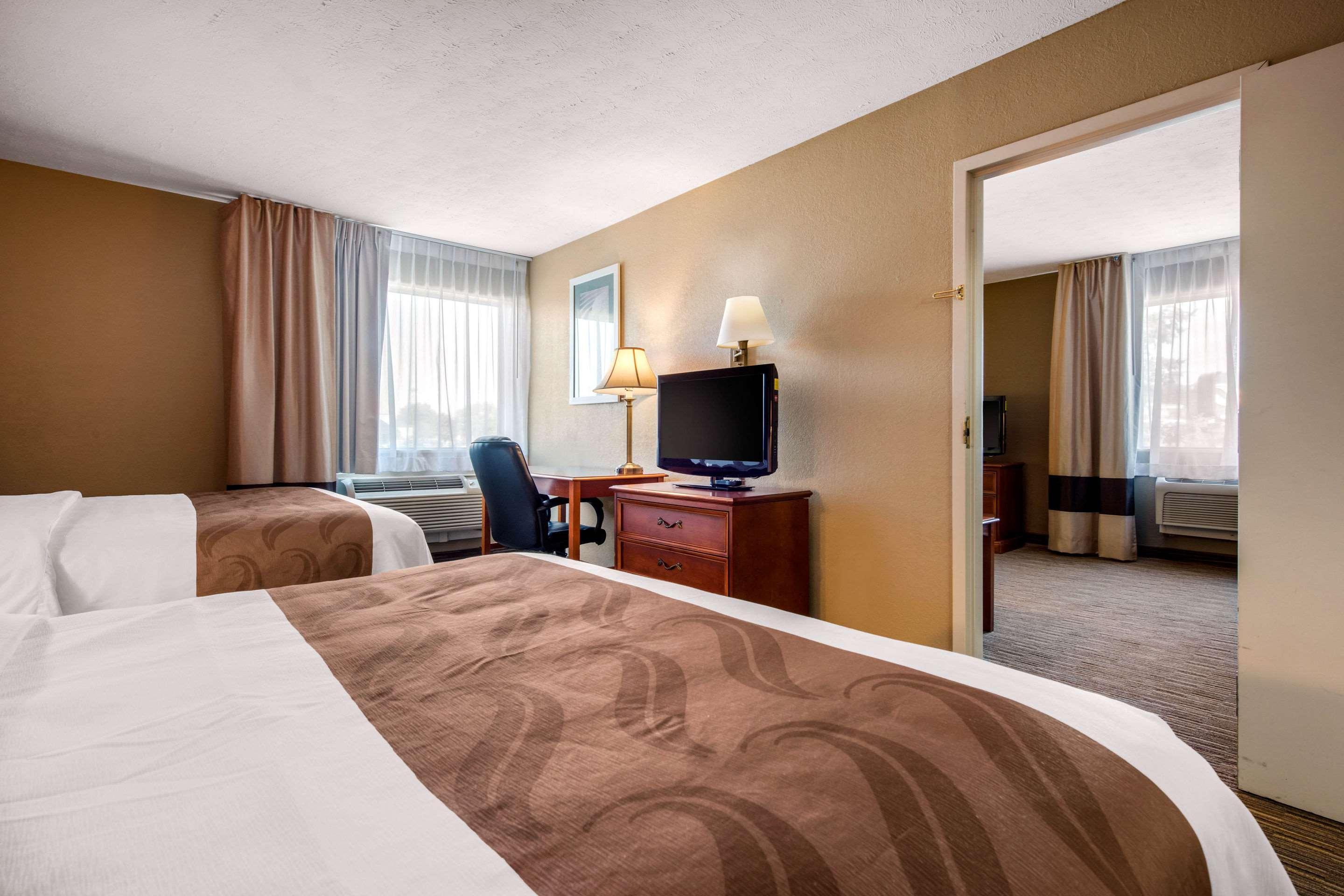 Quality Inn & Suites Ню Касъл Екстериор снимка