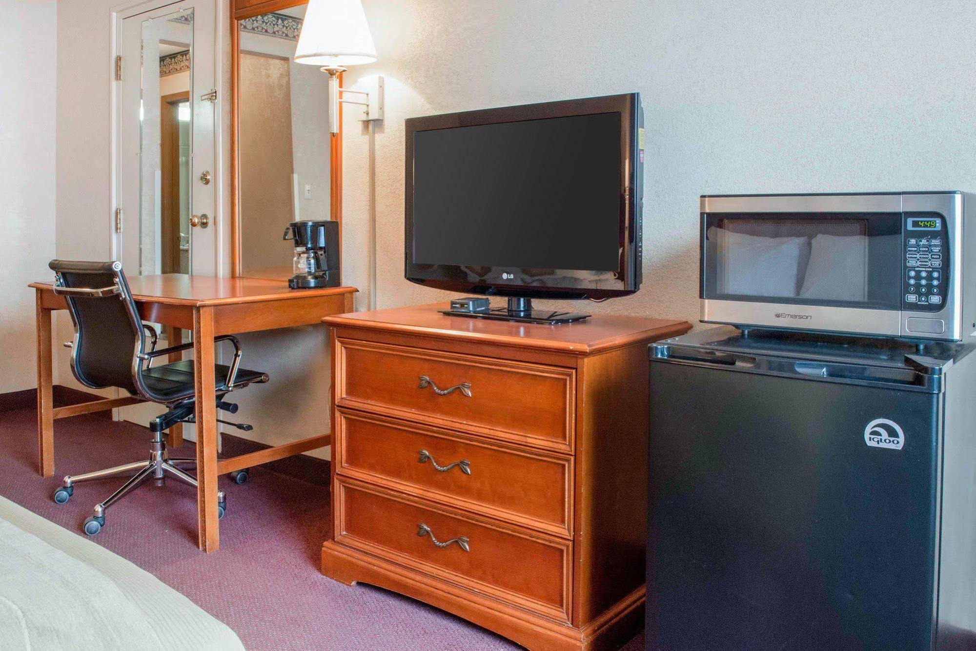 Quality Inn & Suites Ню Касъл Екстериор снимка