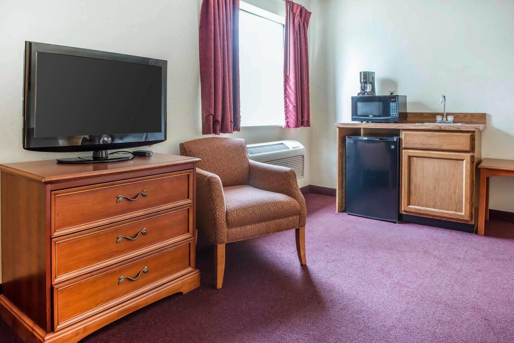 Quality Inn & Suites Ню Касъл Екстериор снимка