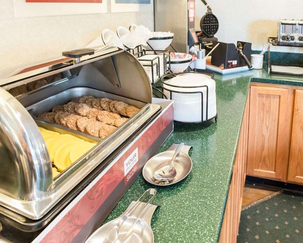 Quality Inn & Suites Ню Касъл Ресторант снимка