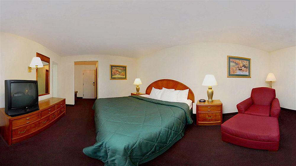 Quality Inn & Suites Ню Касъл Екстериор снимка